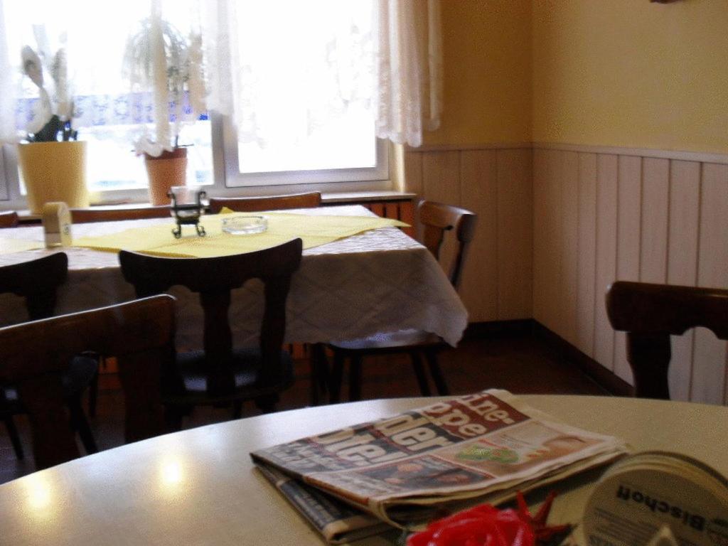Gasthof Und Pension Mainzer Rad ชเวทซิงเงน ภายนอก รูปภาพ