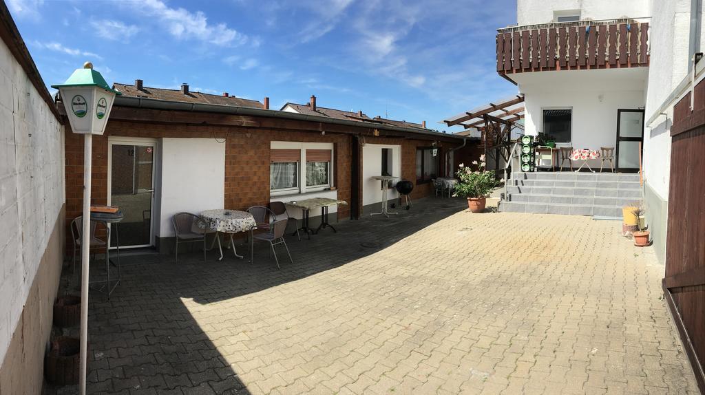 Gasthof Und Pension Mainzer Rad ชเวทซิงเงน ภายนอก รูปภาพ