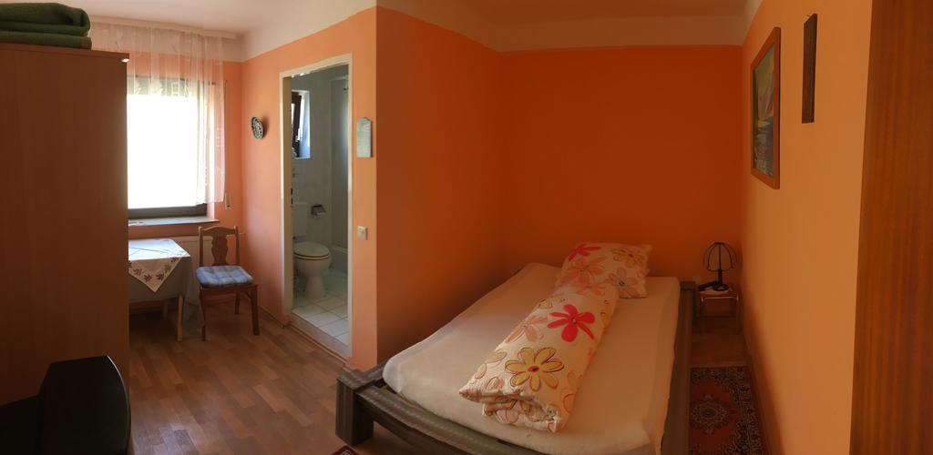 Gasthof Und Pension Mainzer Rad ชเวทซิงเงน ภายนอก รูปภาพ